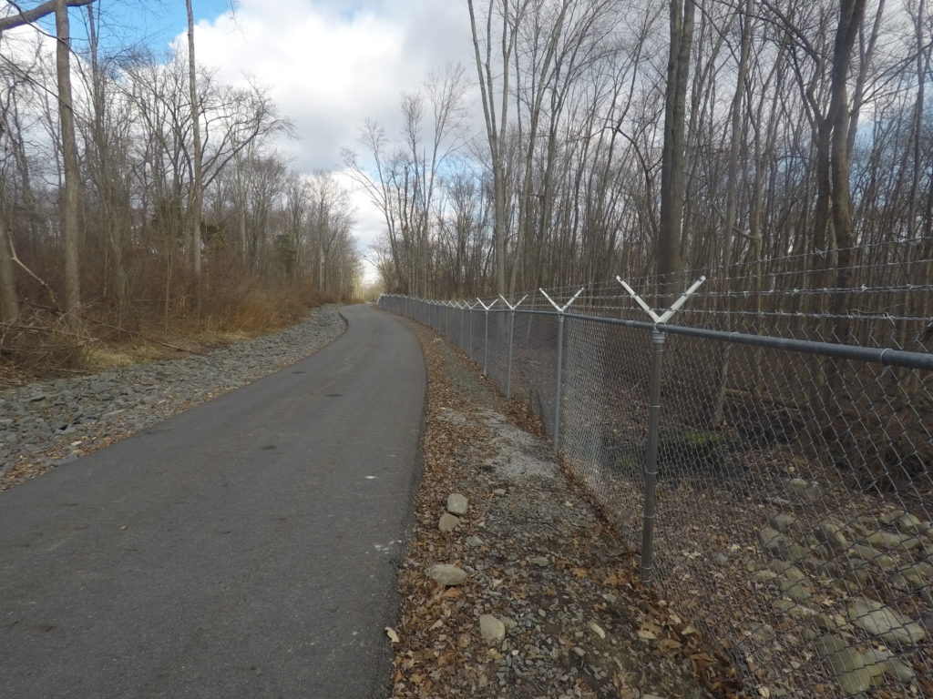 Chainlink Fence around a turn