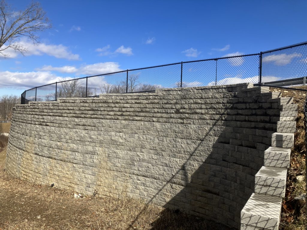 Retaining Wall with Chainlink Fence